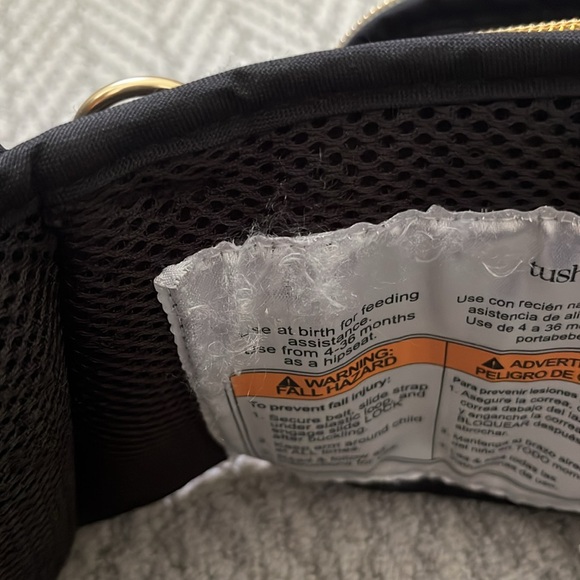 TushBaby Hip Carrier - Picture 8 of 8